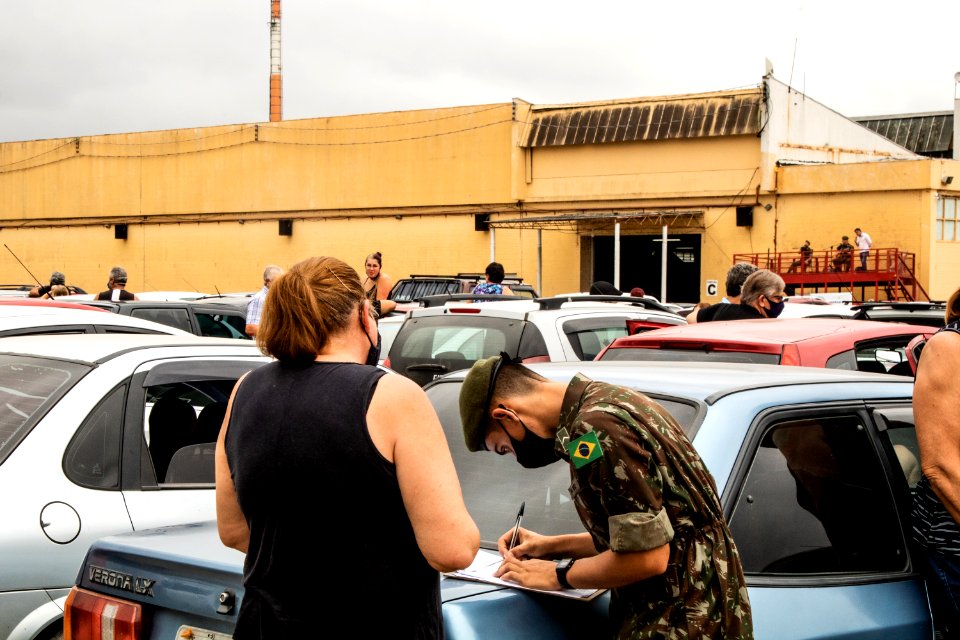 10.04.2021 - Drive-thru de vacinação para idosos com 62 anos (51108206595)