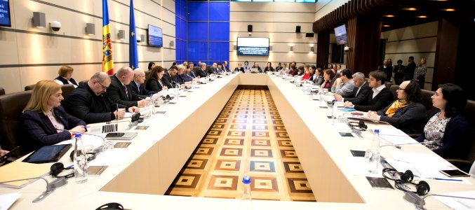 10.12.2019 Ședința de lucru a grupului de inițiativă privind instituirea Platformei consultative a reprezentanților societății civile pe lîngă Parlamentul RM (49198250027)