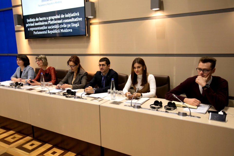 10.12.2019 Ședința de lucru a grupului de inițiativă privind instituirea Platformei consultative a reprezentanților societății civile pe lîngă Parlamentul RM (49198050451)