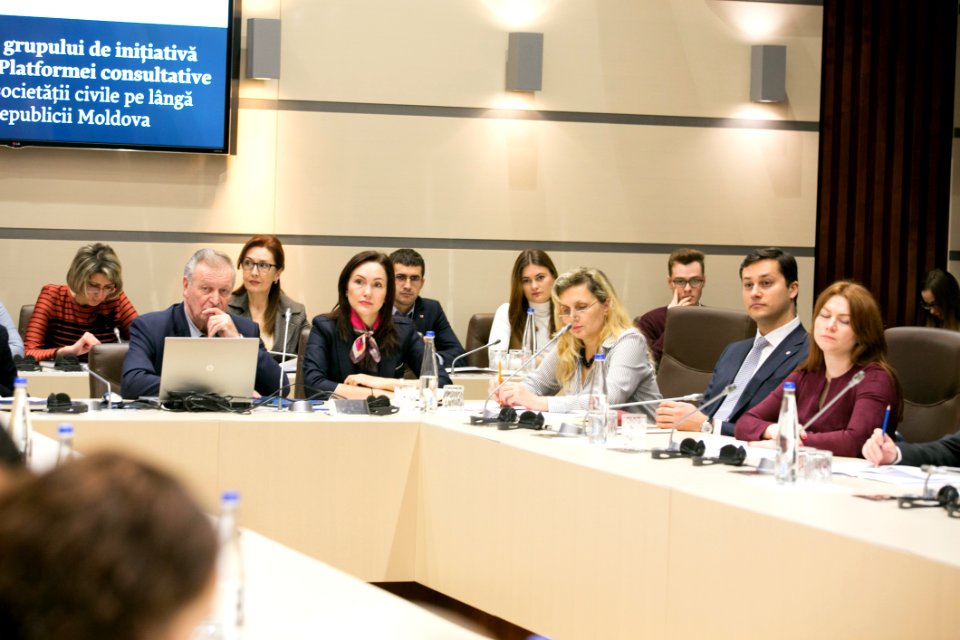 10.12.2019 Ședința de lucru a grupului de inițiativă privind instituirea Platformei consultative a reprezentanților societății civile pe lîngă Parlamentul RM (49198251477)