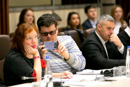 10.12.2019 Ședința de lucru a grupului de inițiativă privind instituirea Platformei consultative a reprezentanților societății civile pe lîngă Parlamentul RM (49197556513)