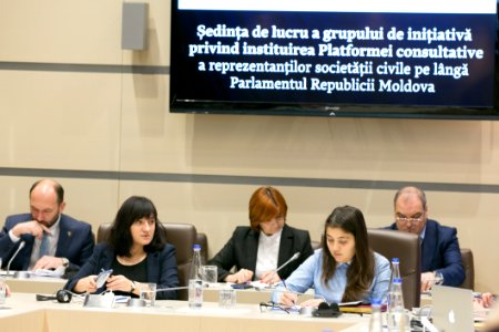 10.12.2019 Ședința de lucru a grupului de inițiativă privind instituirea Platformei consultative a reprezentanților societății civile pe lîngă Parlamentul RM (49198251032)