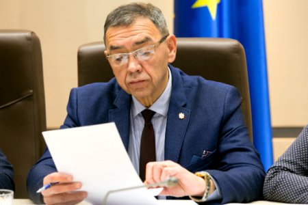 10.12.2019 Ședința de lucru a grupului de inițiativă privind instituirea Platformei consultative a reprezentanților societății civile pe lîngă Parlamentul RM (49198250802)