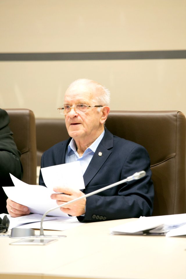 10.12.2019 Ședința de lucru a grupului de inițiativă privind instituirea Platformei consultative a reprezentanților societății civile pe lîngă Parlamentul RM (49198252042)