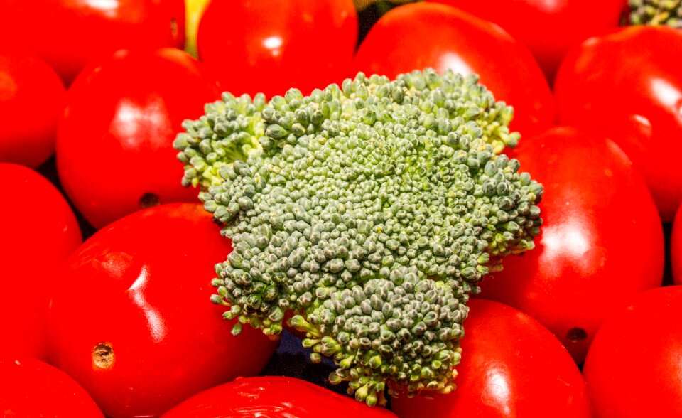 Broccoli tomato red food