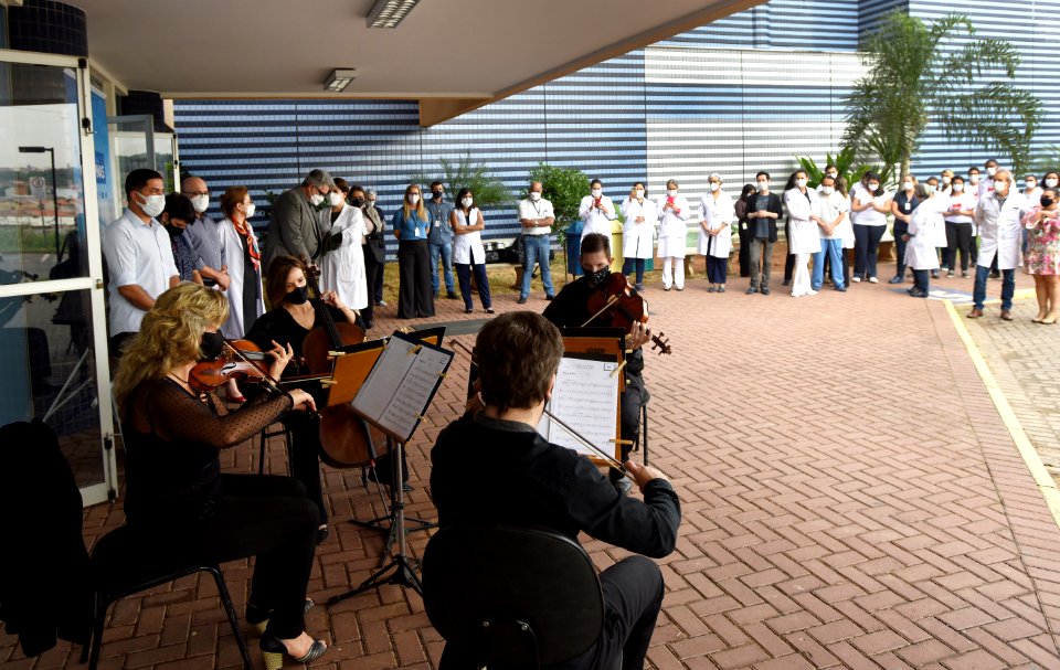 120521 apresentação do quarteto de cordas no Hospital Ouro Verde Foto Carlos Bassan (173) (51175052948)
