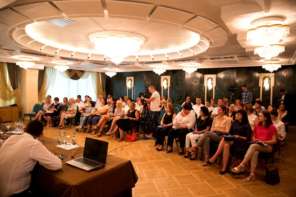 14.08.2019 Oportunități și provocări în exercitarea funcției publice de către aleșii locali - consultări publice organizate de Comisia administrație publică. (48534714127)