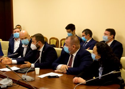 16.12.2020 Negocieri ale fracțiunilor parlamentare cu protestatarii din domeniul agriculturii (50725298503)