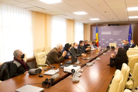 16.12.2020 Negocieri ale fracțiunilor parlamentare cu protestatarii din domeniul agriculturii (50725298693)