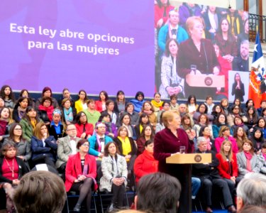 20170914-promulgación ley que despenaliza interrupcion embarazo en 3causales (36416949923)
