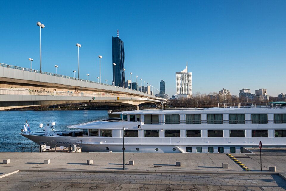 Ship bridges danube
