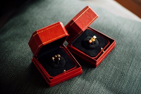 Marriage couple box