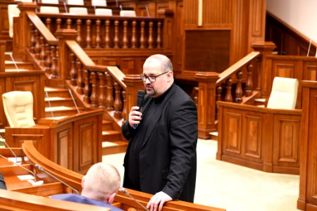 21.11.2019 Întrevederea Președintelui Comisiei cultură, educaţie, cercetare, tineret, sport şi mass-media, Adrian Lebedinschi cu participanții la Primul Forum de Tineret Moldo-Belarus (49099408078)