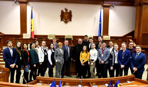 21.11.2019 Întrevederea Președintelui Comisiei cultură, educaţie, cercetare, tineret, sport şi mass-media, Adrian Lebedinschi cu participanții la Primul Forum de Tineret Moldo-Belarus (49099920161)