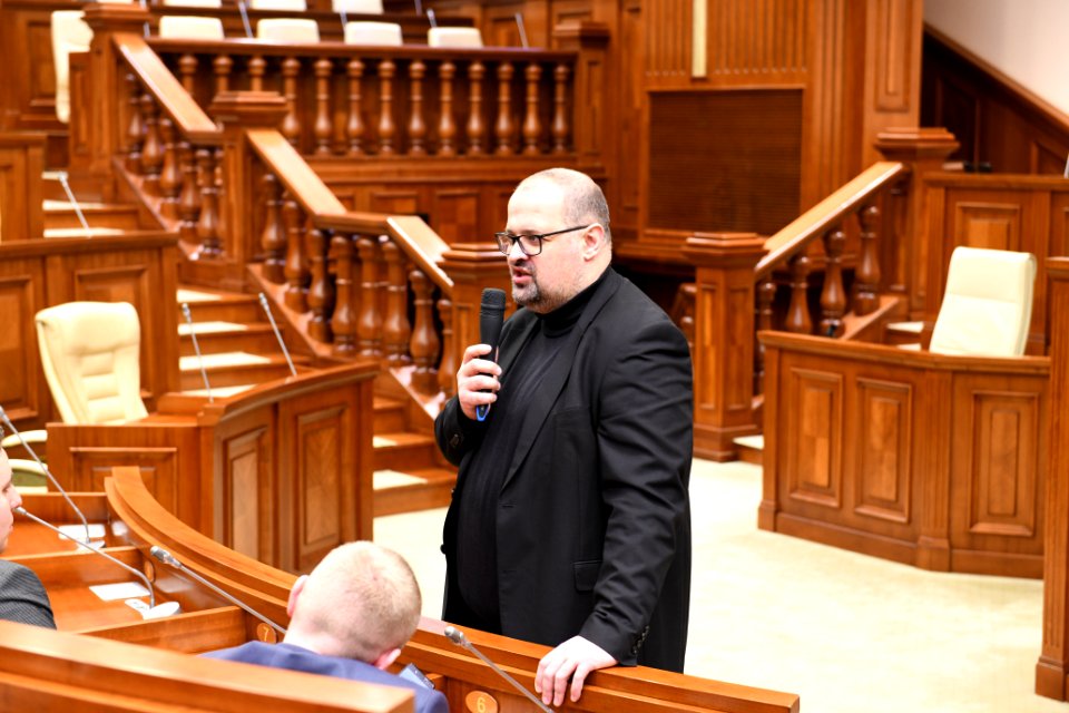 21.11.2019 Întrevederea Președintelui Comisiei cultură, educaţie, cercetare, tineret, sport şi mass-media, Adrian Lebedinschi cu participanții la Primul Forum de Tineret Moldo-Belarus (49100112377)