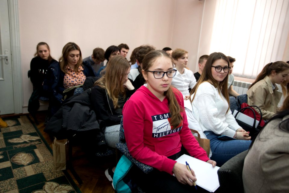 25.02.2020 Consultări publice pe platforma Comisiei cultură,educație, cercetare, tineret, sport și mass-media ”Bullying-ul în rîndul adolescenților din Republica Moldova” (49583292333)