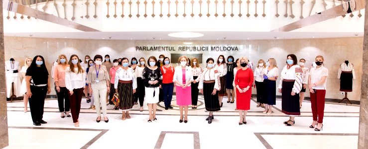 25.06.2020 Inaugurarea expoziției de costume tradiționale (50042846103)