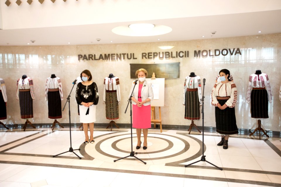 25.06.2020 Inaugurarea expoziției de costume tradiționale (50042846498)