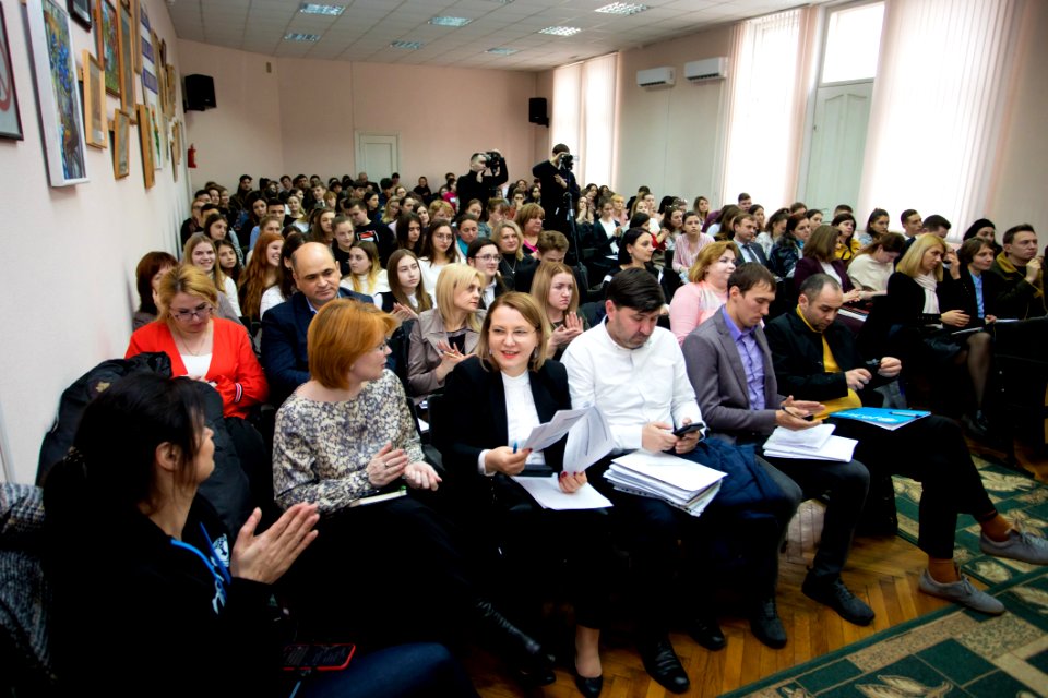 25.02.2020 Consultări publice pe platforma Comisiei cultură,educație, cercetare, tineret, sport și mass-media ”Bullying-ul în rîndul adolescenților din Republica Moldova” (49583294338)