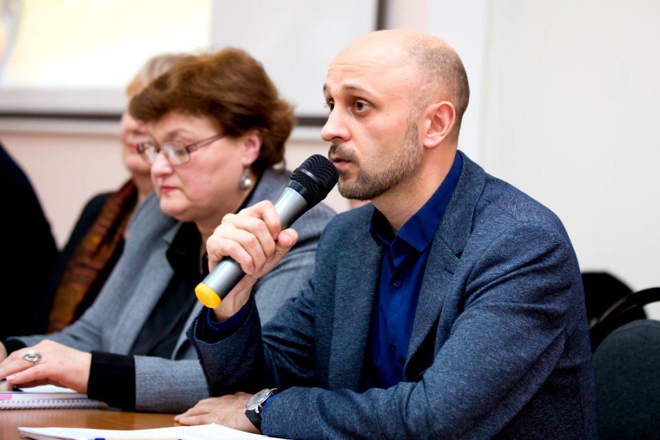 25.02.2020 Consultări publice pe platforma Comisiei cultură,educație, cercetare, tineret, sport și mass-media ”Bullying-ul în rîndul adolescenților din Republica Moldova” (49584025117)