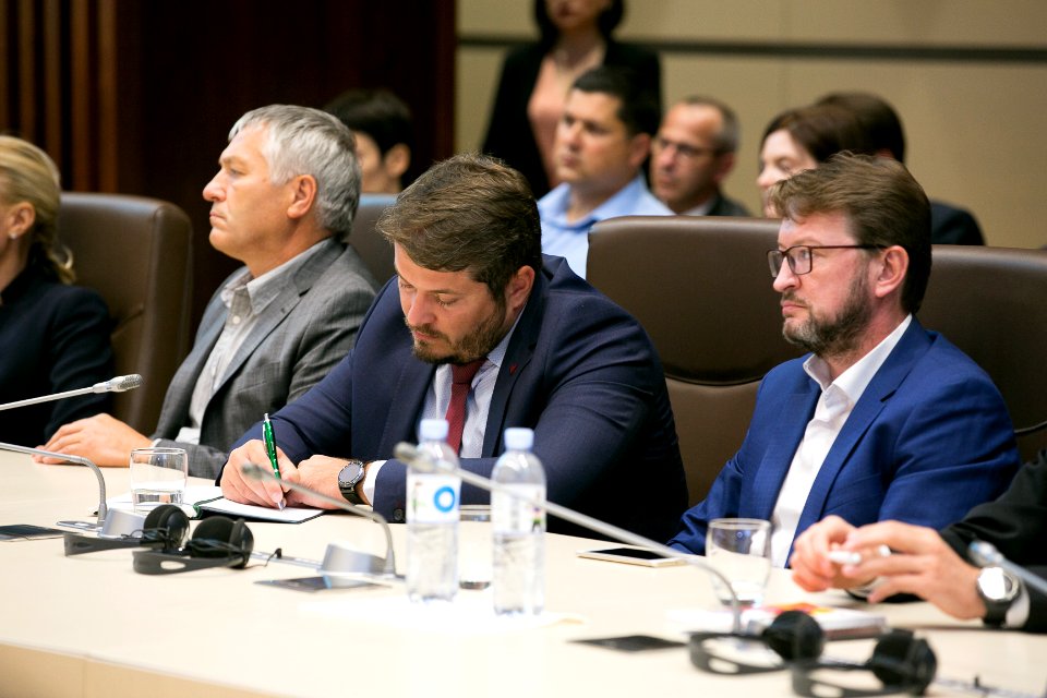 25.07.2019 Întrevederea Președintelui Parlamentului, Zinaida Greceanîi, cu reprezentanții Asociației Businessului European (EBA) și Camera de Comerț Americana (AmCham) (48372724561)