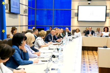 25.07.2019 Întrevederea Președintelui Parlamentului, Zinaida Greceanîi, cu reprezentanții Asociației Businessului European (EBA) și Camera de Comerț Americana (AmCham) (48372725741)