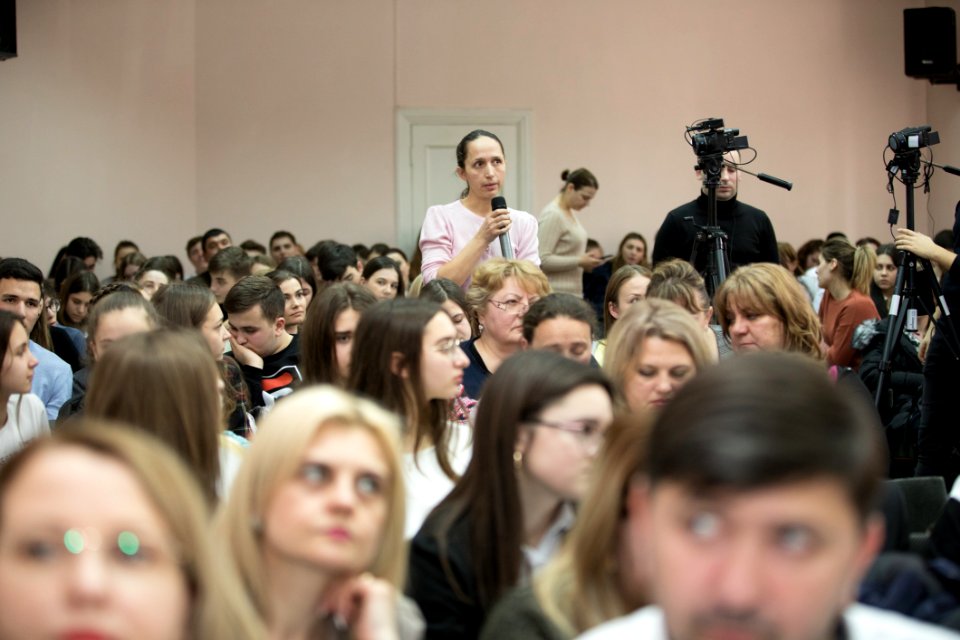 25.02.2020 Consultări publice pe platforma Comisiei cultură,educație, cercetare, tineret, sport și mass-media ”Bullying-ul în rîndul adolescenților din Republica Moldova” (49584024822)