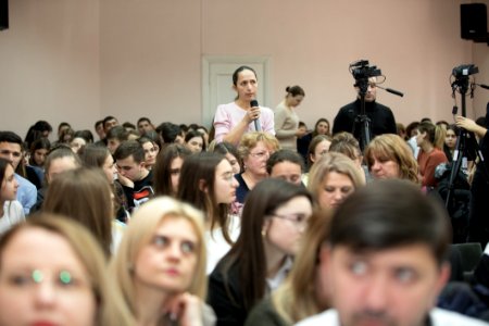 25.02.2020 Consultări publice pe platforma Comisiei cultură,educație, cercetare, tineret, sport și mass-media ”Bullying-ul în rîndul adolescenților din Republica Moldova” (49584024822)