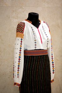 25.06.2020 Inaugurarea expoziției de costume tradiționale (50043408276)