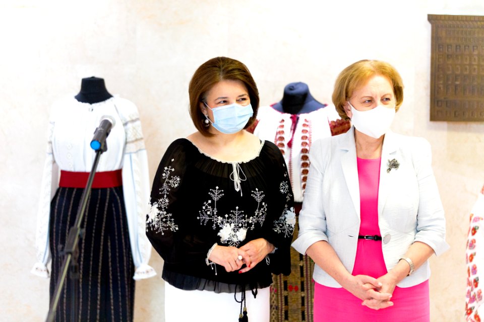 25.06.2020 Inaugurarea expoziției de costume tradiționale (50043661817)