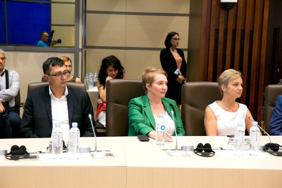 25.07.2019 Întrevederea Președintelui Parlamentului, Zinaida Greceanîi, cu reprezentanții Asociației Businessului European (EBA) și Camera de Comerț Americana (AmCham) (48372726486)