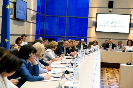 25.07.2019 Întrevederea Președintelui Parlamentului, Zinaida Greceanîi, cu reprezentanții Asociației Businessului European (EBA) și Camera de Comerț Americana (AmCham) (48372856582)