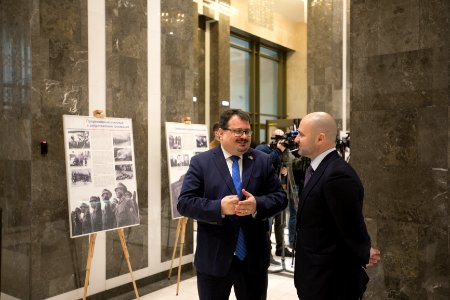 25.11.2019 Expoziție organizată de Ambasada Republicii Slovace la Chișinău cu ocazia celei de-a 75-a aniversări de la Insurecția Națională Slovacă, găzduită de Parlamentul Republicii Moldova (49121319103)