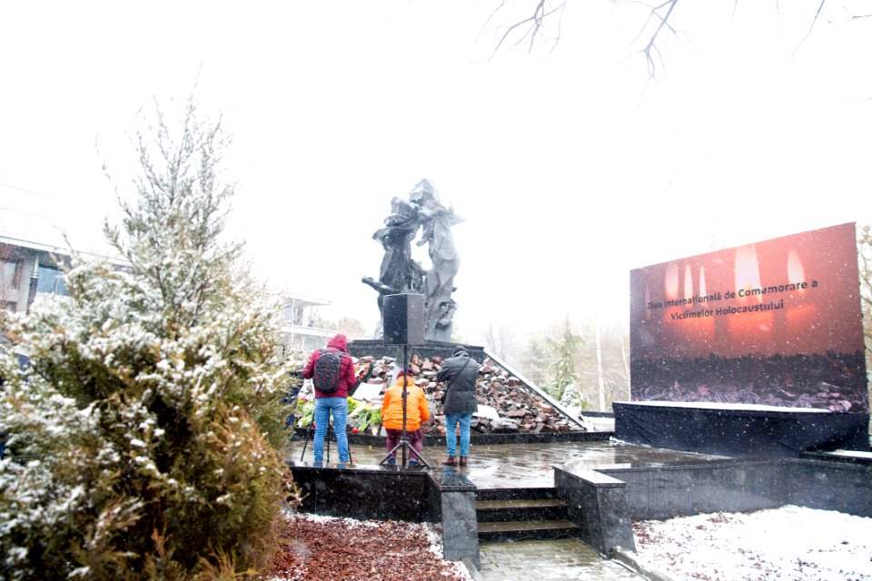 27.01.2021 Ziua internațională de comemorare a victimelor Holocaustului (50880818856)