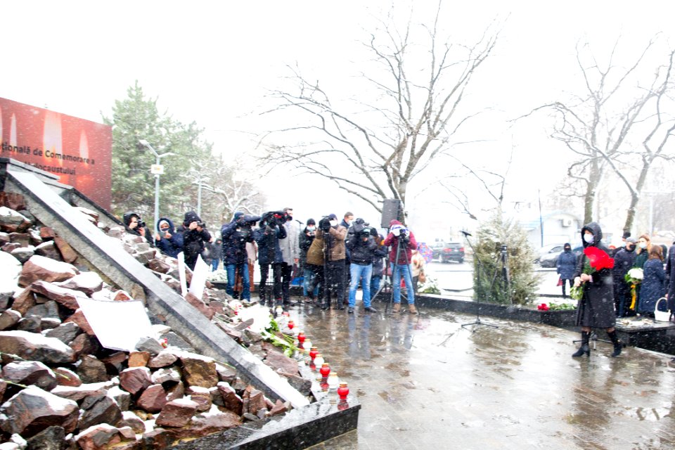 27.01.2021 Ziua internațională de comemorare a victimelor Holocaustului (50880821771)