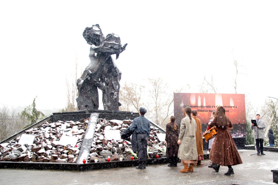 27.01.2021 Ziua internațională de comemorare a victimelor Holocaustului (50880108398)