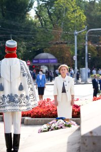 27.08.2020 Depunere de flori la Memorialul ”Eternitate” și la Monumentul lui Ștefan cel Mare și Sfânt (50273284958)