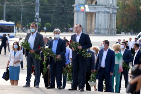 27.08.2020 Depunere de flori la Memorialul ”Eternitate” și la Monumentul lui Ștefan cel Mare și Sfânt (50273958971)