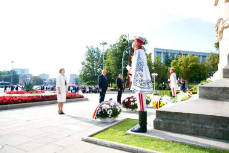 27.08.2020 Depunere de flori la Memorialul ”Eternitate” și la Monumentul lui Ștefan cel Mare și Sfânt (50273969356)
