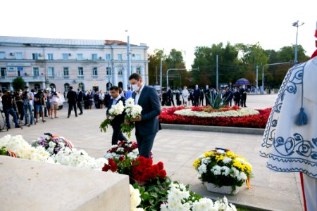 27.08.2020 Depunere de flori la Memorialul ”Eternitate” și la Monumentul lui Ștefan cel Mare și Sfânt (50274130142)