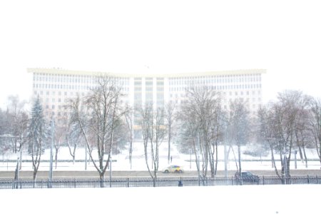 28.01.2021 Iarna în scuarul Parlamentului Republicii Moldova (50884062446)