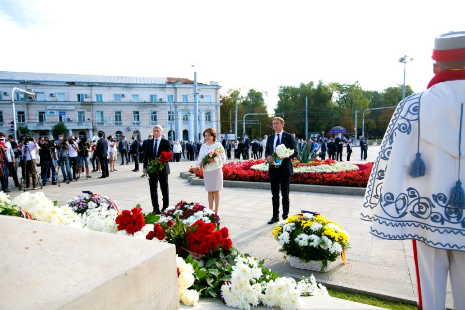 27.08.2020 Depunere de flori la Memorialul ”Eternitate” și la Monumentul lui Ștefan cel Mare și Sfânt (50273290728)