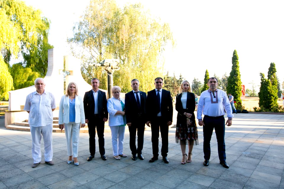 27.08.2020 Depunere de flori la Memorialul ”Eternitate” și la Monumentul lui Ștefan cel Mare și Sfânt (50273282773)