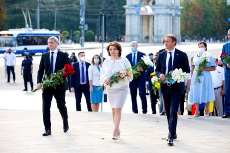 27.08.2020 Depunere de flori la Memorialul ”Eternitate” și la Monumentul lui Ștefan cel Mare și Sfânt (50273283658)