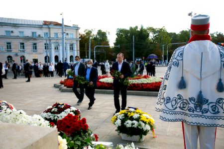27.08.2020 Depunere de flori la Memorialul ”Eternitate” și la Monumentul lui Ștefan cel Mare și Sfânt (50273968486)