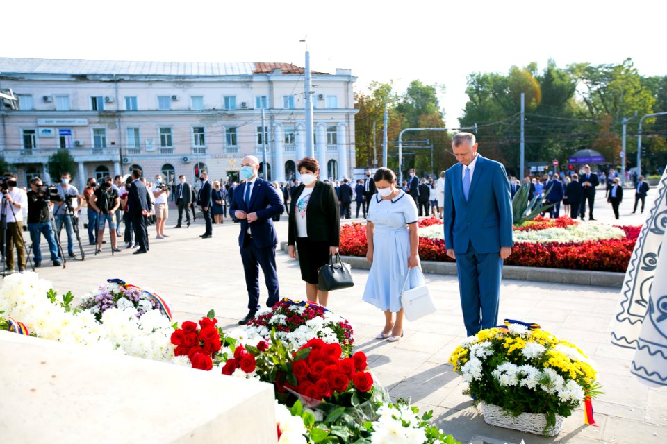 27.08.2020 Depunere de flori la Memorialul ”Eternitate” și la Monumentul lui Ștefan cel Mare și Sfânt (50273963721)