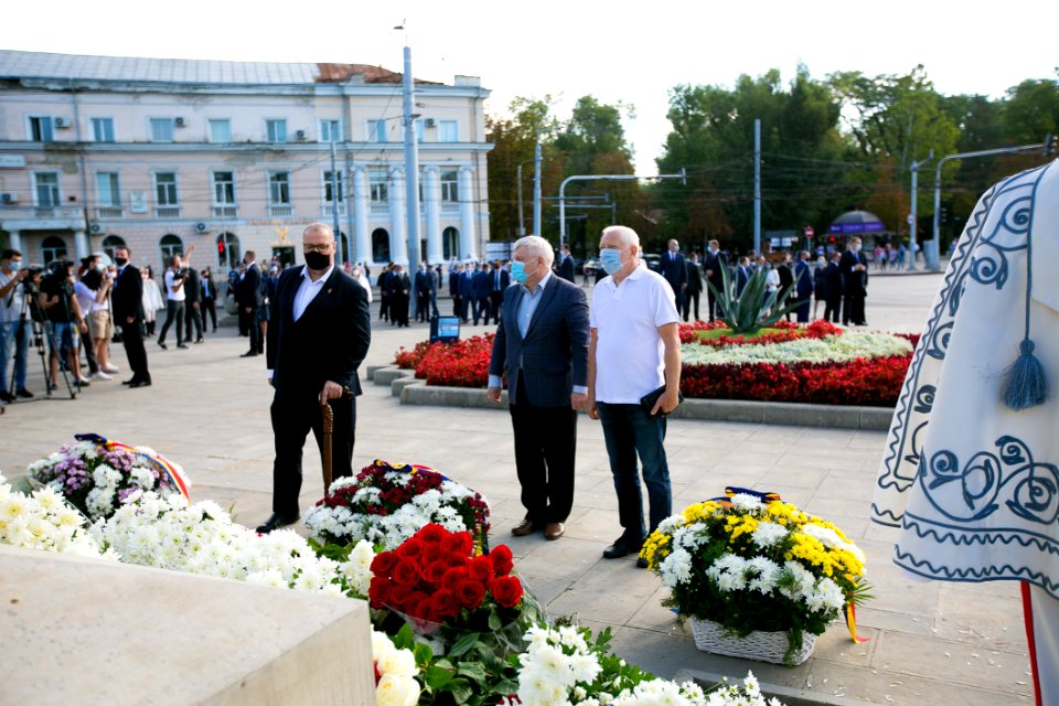 27.08.2020 Depunere de flori la Memorialul ”Eternitate” și la Monumentul lui Ștefan cel Mare și Sfânt (50273967141)