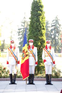 27.08.2020 Depunere de flori la Memorialul ”Eternitate” și la Monumentul lui Ștefan cel Mare și Sfânt (50274125167)