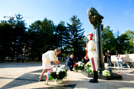 27.08.2020 Depunere de flori la Memorialul ”Eternitate” și la Monumentul lui Ștefan cel Mare și Sfânt (50274135382)