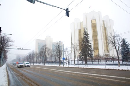 28.01.2021 Iarna în scuarul Parlamentului Republicii Moldova (50884062886)